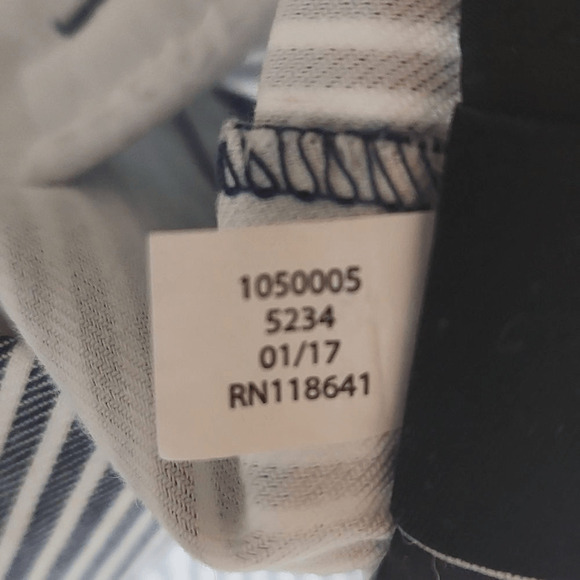 Lane Bryant Blue and White Vertical Stripe Lena Cropped Pants Size 18 (3066) - Picture 6 of 6